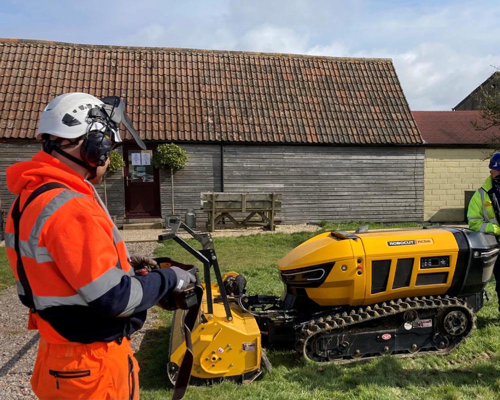 LANTRA Awards Remote Control Mowers Course