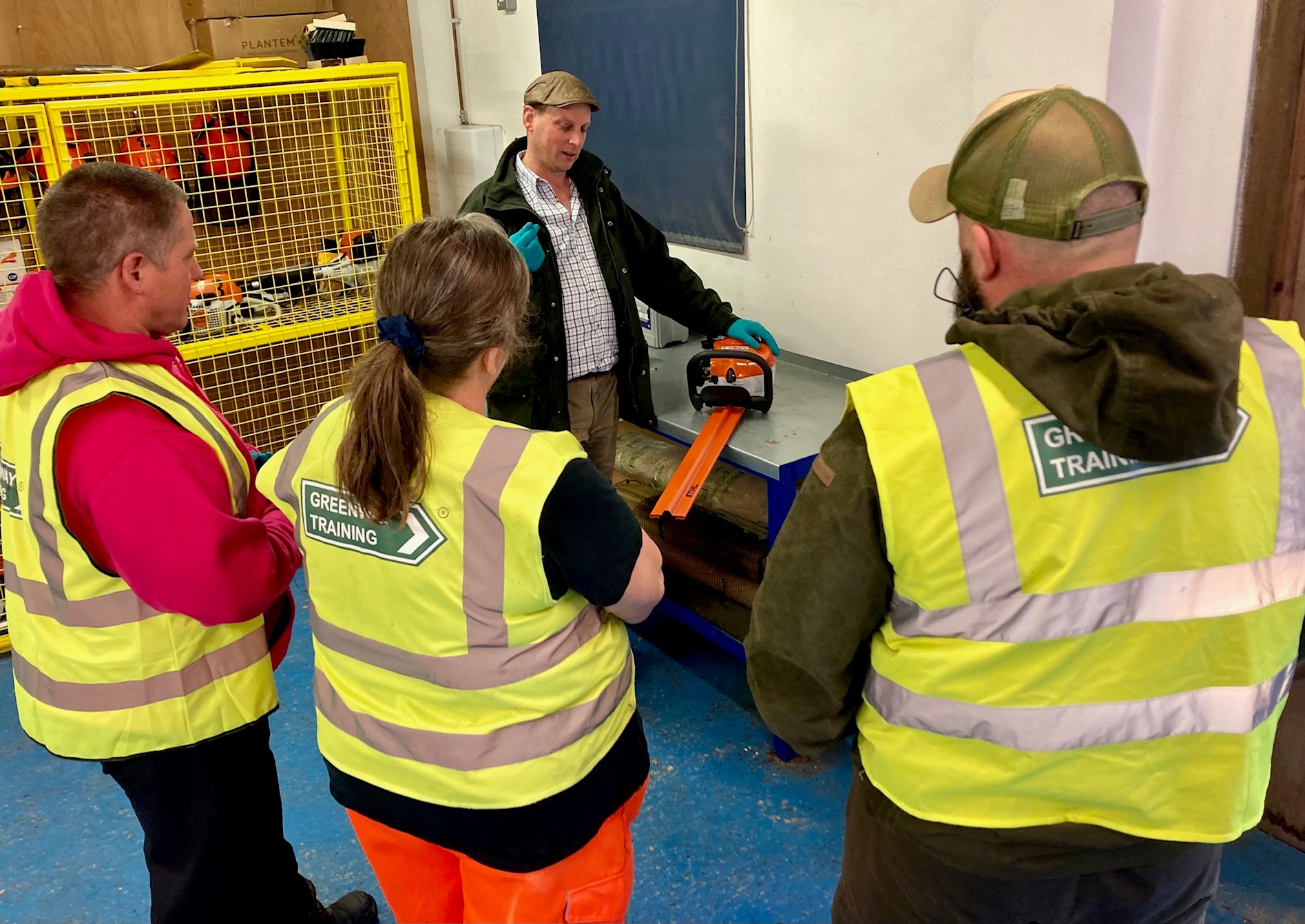 LANTRA Awards Handheld Hedgetrimmer Course